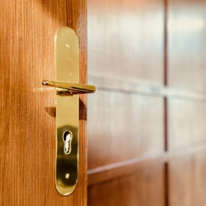 Architecture Décoration aménagement intérieur Coworking rue de Rouen poignée porte Agence Ducellier Devienne Paris