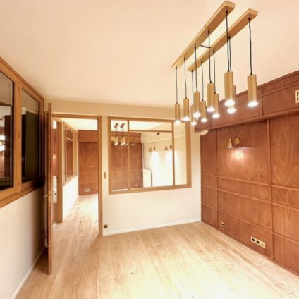 Architecture Décoration aménagement intérieur Coworking rue de Rouen luminaires vintage Agence Ducellier Devienne Paris