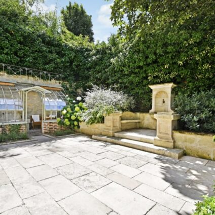 Architecture Décoration aménagement intérieur Hôtel Mont Gascon Jardin fontaine et serre