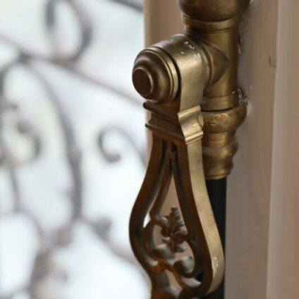 Architecture Décoration aménagement intérieur Château Saint Léger poignées fenêtres Agence Ducellier Devienne Paris