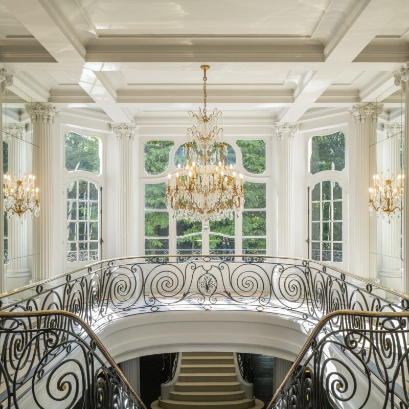 Architecture Décoration aménagement intérieur Château Saint Léger Grand Escalier Agence Ducellier Devienne Paris